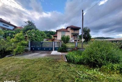 Casă cu 3 camere în Băița