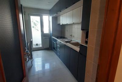 Apartament cu 3 camere decomandat în Central - 1