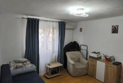 Apartament cu 2 camere semidecomandat în Berceni