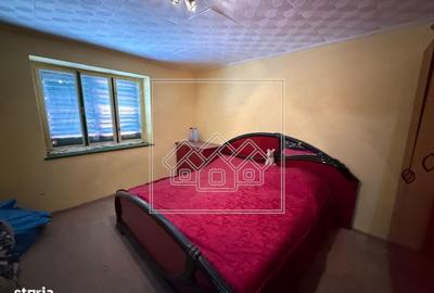 Casă cu 3 camere în Slimnic