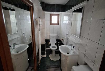 Apartament cu 3 camere decomandat în Exterior Vest