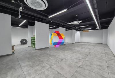 Spațiu comercial, de 202 mp, în Tractorul - 1
