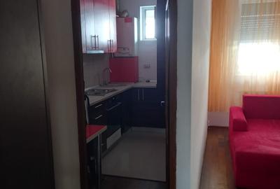 Apartament cu 3 camere semidecomandat în Chiajna