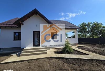Casă cu 3 camere în Sărata