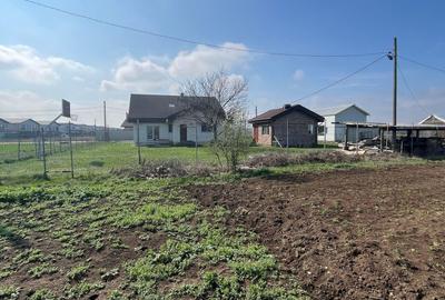 Teren Construcții intravilan de 600 mp, în Tunari