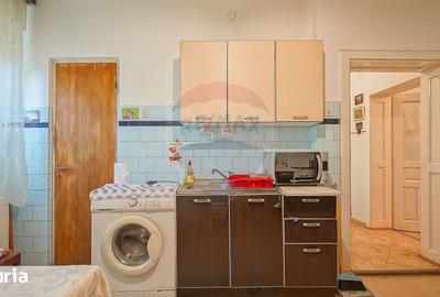Casă cu 3 camere cu Teren 705 Mp în Central