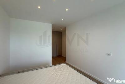 Apartament cu 3 camere semidecomandat în Victoriei