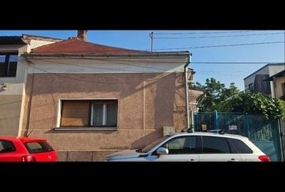 Casă cu 3 camere în Gruia