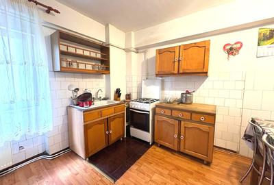 Apartament cu 4 camere decomandat în Central