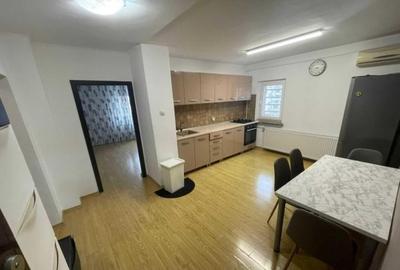 Apartament cu 3 camere decomandat în Calea Călărașilor - 4