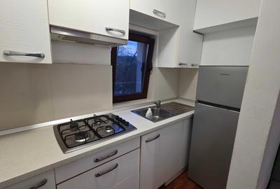 Apartament cu 3 camere decomandat în Exterior Vest