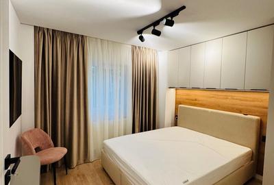 Apartament cu 3 camere decomandat în Tineretului