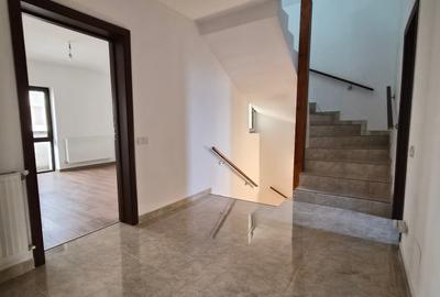 Casă individuală cu 5 camere cu Canalizare în Central - 22