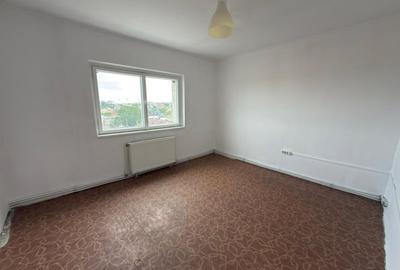 Apartament cu 2 camere decomandat în Cantacuzino