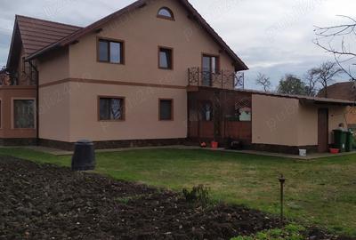 Casă cu 6 camere în Central - 2