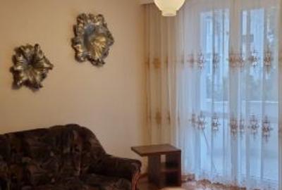 Apartament cu 3 camere semidecomandat în Central - 1