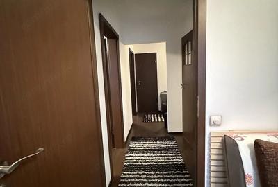 Apartament cu 3 camere decomandat în Ozana