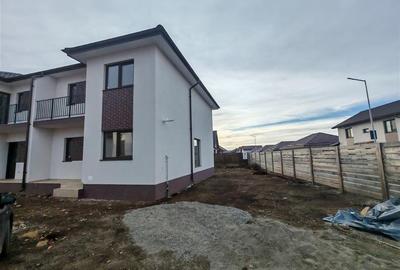 Casă individuală cu 5 camere cu Teren 250 Mp în Tărlungeni - 1