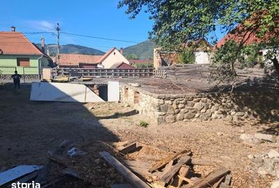 Teren de 383 mp, în Orlat