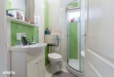 Casă cu 7 camere cu Teren 657 Mp în Gruia