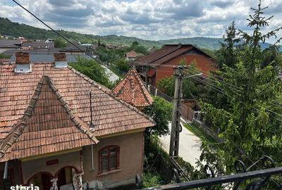 Casă cu Teren 800 Mp în Buciumeni - 2