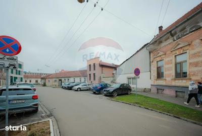Apartament cu 4 camere în Orașul Nou