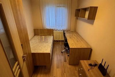 Apartament cu 3 camere decomandat în Cetății
