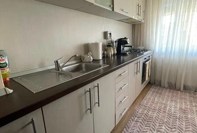 Apartament cu 2 camere decomandat în 1 Mai