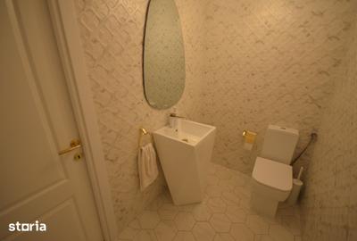 Casă cu 6 camere cu Teren 500 Mp în Central