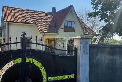 Casă individuală cu 8 camere cu Canalizare în Dancu - 4