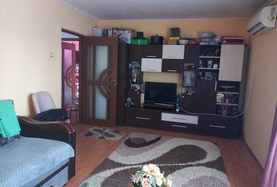 Apartament cu 3 camere decomandat în Central - 1