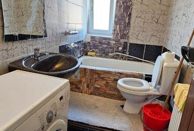 Apartament cu 3 camere semidecomandat în Ultracentral