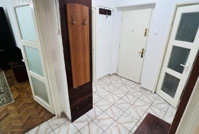 Apartament cu 3 camere decomandat în Floreasca