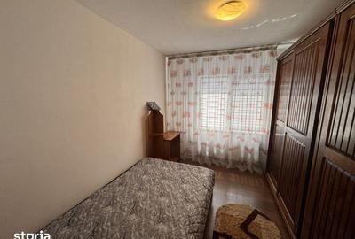 Apartament cu 3 camere decomandat în Craiovița Nouă - 4