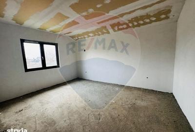 Casă cu 5 camere cu Teren 500 Mp în Jucu - 3