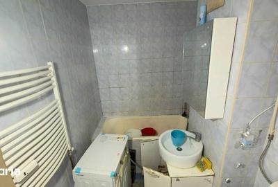 Apartament cu 3 camere decomandat în Pantelimon