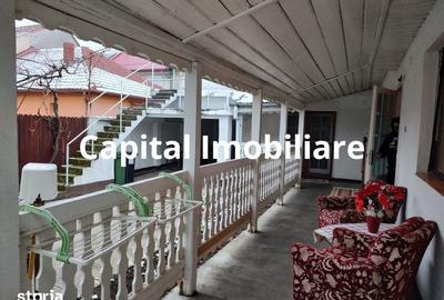 Casă cu 7 camere cu Teren 552 Mp în Sânmartin