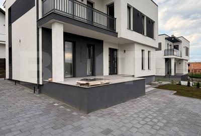Casă individuală cu 4 camere cu Teren 400 Mp în Periferie