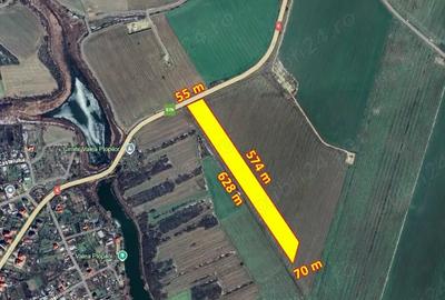 Teren de 32400 mp, în Valea Plopilor