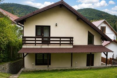 Casă individuală cu 5 camere cu Canalizare în Central - 4