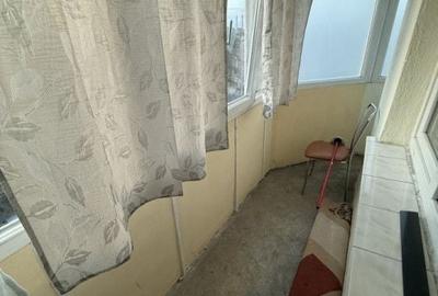 Garsonieră decomandată în Rovine