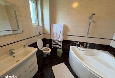 Casă cu 4 camere cu Teren 480 Mp în Central - 7