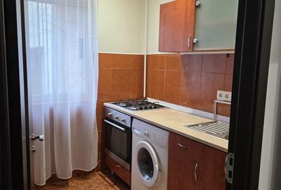 Garsonieră decomandată, mobilată în Vitan - 4