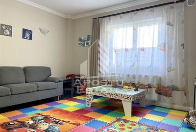 Casă cu 5 camere cu Teren 725 Mp în Dumbrăvița