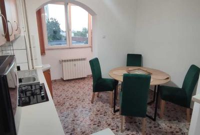 Apartament cu 3 camere decomandat în Iosia