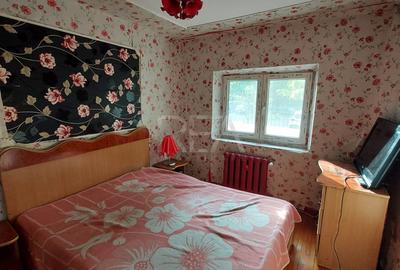 Apartament cu 3 camere decomandat, mobilat în Vitan