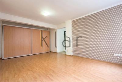 Apartament cu 2 camere semidecomandat, mobilat în Central