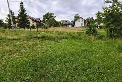 Teren de 1000 mp, în Breaza de Sus