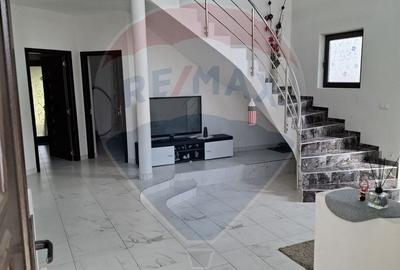 Casă cu 5 camere cu Teren 676 Mp în Bogdan Vodă - 2