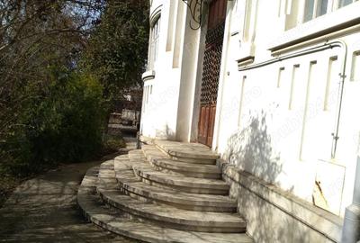 Spațiu comercial, de 150 mp, în Central - 1